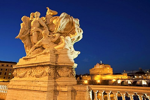 Stone figures on the Ponte Vittorio Emanuele II bridge, Castel Sant'Angelo in the back, dusk, Rome, Italy, Europe