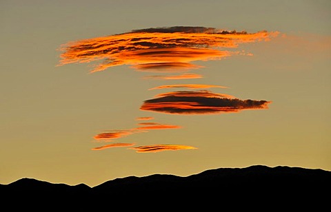 Sierra Wave cloud form, fully formed, evening light over Panamint Range, Zabriskie Point, Death Valley National Park, Mojave Desert, California, United States of America