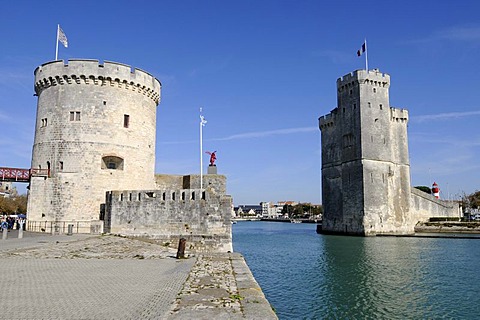 Tour de la Chaine and Tour Saint Nicolas, towers, harbour, La Rochelle, Charente-Maritime, Poitou-Charentes, France, Europe, PublicGround