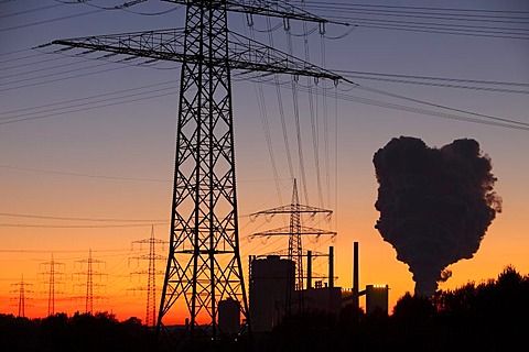 RAG Prosper Coke Plant in Bottrop, high voltage transmission lines, power lines, sunset, between Essen, Bottrop and Oberhausen, North Rhine-Westphalia, Germany, Europe