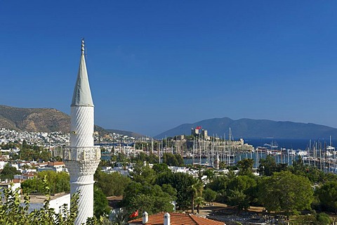 View of the historic town, harbour and St Peter's castle in Bodrum, Turkish Aegean Coast, Turkey