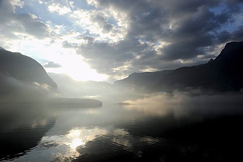 Hallstaettersee, Lake Hallstatt, morning mood, Hallstatt, Salzburg, Austria, Europe