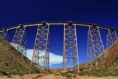 Polvorillo viaduct of the railway line "Tren a las nubes", "Train in the Clouds", Salta, Argentina, South America