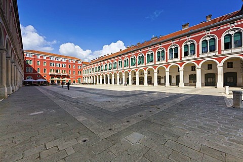 Hotel Bellevue, arcades, Trg Republike, Square of the Republic, Split, Central Dalmatia, Dalmatia, Adriatic coast, Croatia, Europe, PublicGround