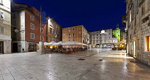 Historic district with restaurants, Narodni Trg square, Porta Ferrea at the back, Split, central Dalmatia, Adriatic coast, Croatia, Europe, PublicGround