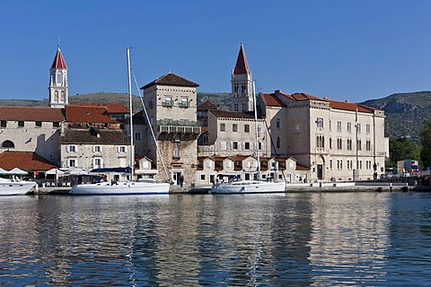 Riva promenade and palazzo, historic centre of Trogir, UNESCO World Heritage Site, Split region, central Dalmatia, Dalmatia, Adriatic coast, Croatia, Europe, PublicGround