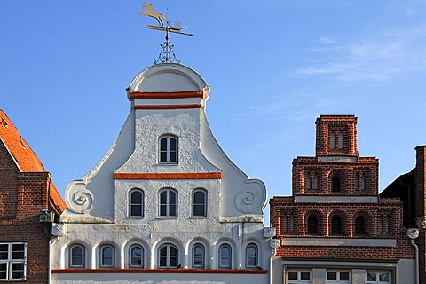 Gable, late 19th Century, with a horse as weathervane, Am Sande, Lueneburg, Lower Saxony, Germany, Europe