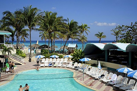 Hotel Atlantico, swimming pool and beach with palm trees, Santa Maria del Mar, Playas del Este, Havana, Habana, Cuba, Greater Antilles, Gulf of Mexico, Caribbean, Central America, America