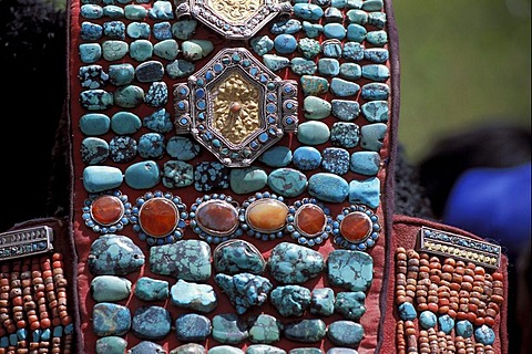 A Perak, traditional headdress of a Ladakhi woman with turquoises and corals, Tibetan festival of a monastery near Padum, Zanskar, Ladakh, Indian Himalayas, Jammu and Kashmir, northern India, India, Asia