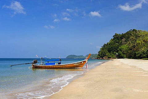 Long-tail boat on the sandy beach, Ao Si Beach, Ko Jum or Koh Pu island, Krabi, Thailand, Southeast Asia