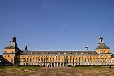 The former electoral palace, today main building of the university of Bonn, North Rhine-Westphalia, Germany, Europe