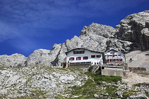 Knorr hut of the German Alpine Club on plateau of Mt Zugspitze underneath the summit, Wetterstein range, Garmisch-Partenkirchen, Upper Bavaria, Germany, Europe