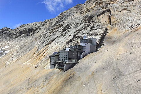 Schneefernerhaus, former hotel, now environmental research station, Mt Zugspitze, Wetterstein range, Bavaria, Germany, Europe