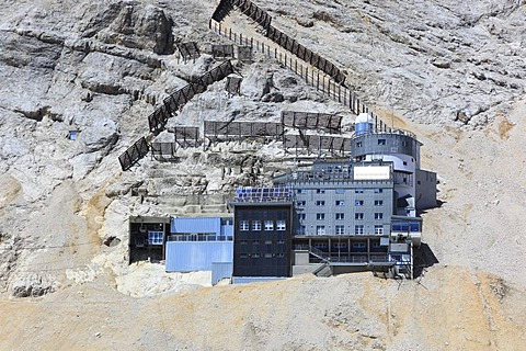 Schneefernerhaus, former hotel, now environmental research station, Mt Zugspitze, Wetterstein range, Bavaria, Germany, Europe