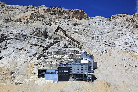 Schneefernerhaus, former hotel, now environmental research station, Mt Zugspitze, Wetterstein range, Bavaria, Germany, Europe