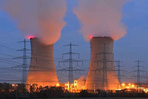 Cooling towers of the Grafenrheinfeld E.ON nuclear power plant, Schweinfurt, Bavaria, Germany, Europe