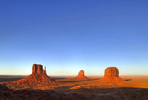 Mesas, West Mitten Butte, East Mitten Butte, Merrick Butte, Scenic Drive, dusk, Monument Valley, Navajo Tribal Park, Navajo Nation Reservation, Arizona, Utah, United States of America, USA