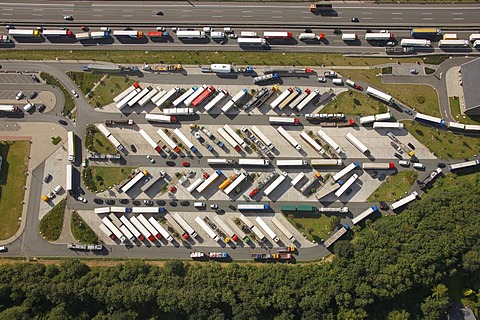 Aerial view, overcrowded Rhynern-Nord motorway service area, rest and driving times of lorry drivers, Hamm, Ruhr area, North Rhine-Westphalia, Germany, Europe