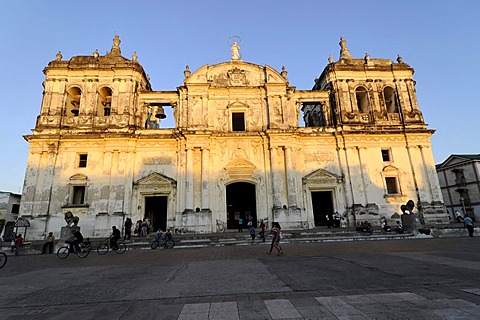 Exterior view, Leon Cathedral, Catedral de la Asuncion, built in 1860, Leon, Nicaragua, Central America