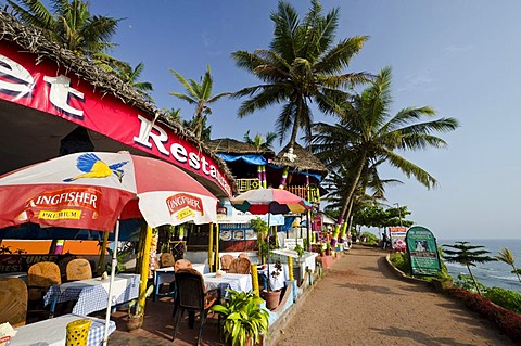 Shops and guesthouses for western tourists, above the beach of Varkala, Kerala, India, Asia