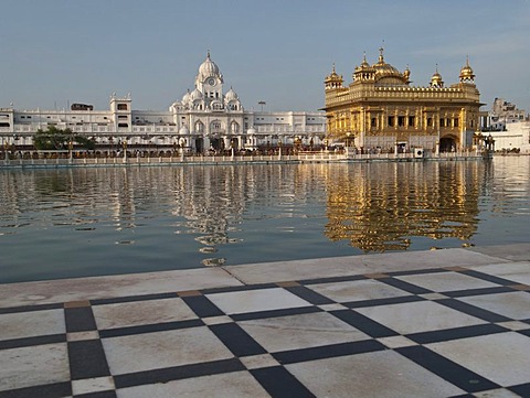 The Golden Temple, the most important and sacred place for Sikhs, Amritsar, Punjab, India, Asia