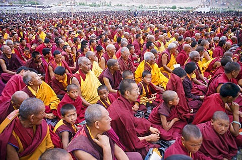 Thousands of Buddhist monks listening to the teachings of the Dalai Lama, Leh, Jammu and Kashmir, India, Asia