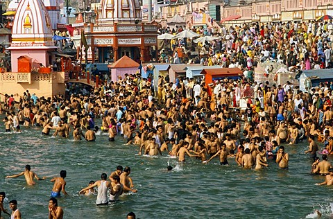 Har Ki Pauri Ghat, the famous bathing ghat in Haridwar, Uttarakhand, formerly Uttaranchal, India, Asia