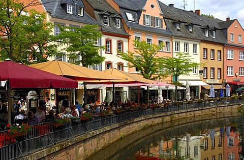 Cafes on the Buttermarkt in the old town of Saarburg, Rhineland-Palatinate, Germany, Europe