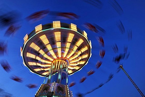 Night scene, Chair-O-Planes or swing carousel, Cannstatter Volksfest, Wasen, Stuttgart Beer Festival, Bad Cannstatt, Stuttgart, Baden-Wuerttemberg, Germany, Europe, PublicGround