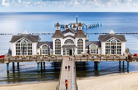 Sellin pier, Ruegen, Mecklenburg-Vorpommern, Germany, Europe