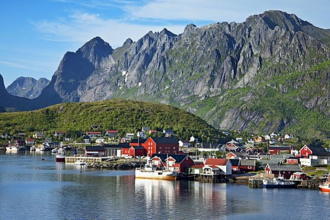 Overlooking the village of Reine, Moskenesoy, Lofoten Islands, North Norway, Norway, Scandinavia, Europe