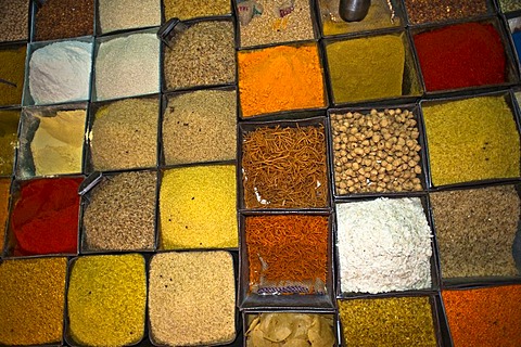 Spices, rice and lentils in a stall, Jodhpur, Rajasthan, India, Asia