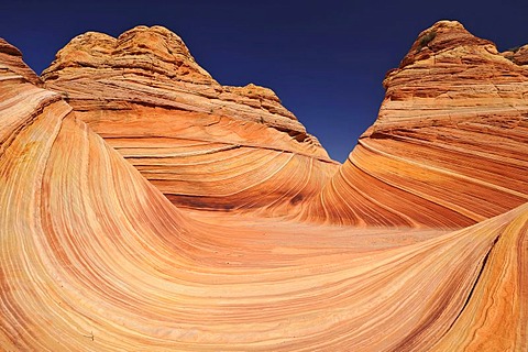 The Wave, banded eroded Navajo sandstone rocks with Liesegang Bands, Liesegangen Rings, or Liesegang Rings, North Coyote Buttes, Paria Canyon, Vermillion Cliffs National Monument, Arizona, Utah, USA