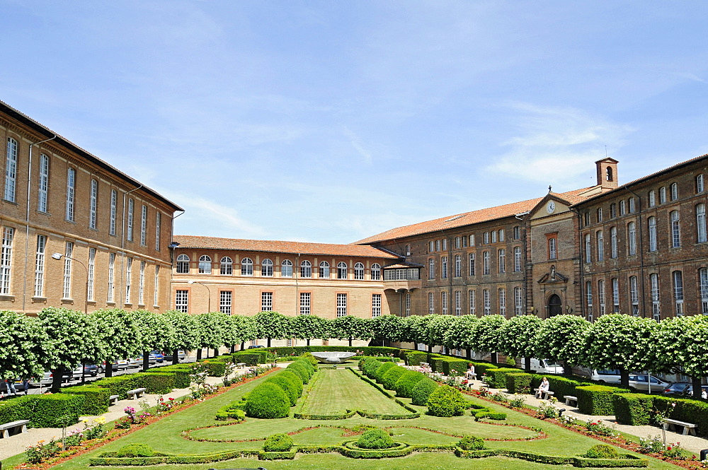 Hotel Dieu Saint Jacques former hospital, Via Podiensis or Chemin de St-Jacques or French Way of St. James, Toulouse, Departement Haute-Garonne, Midi-Pyrenees, France, Europe