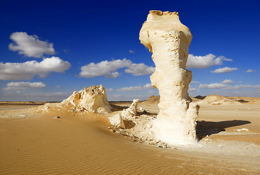 Limestone rock formations, White Desert, Farafra Oasis, Western Desert, Egypt, Africa