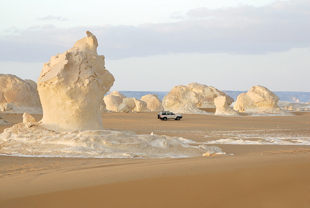 Limestone rock formations, White Desert, Farafra Oasis, Western Desert, Egypt, Africa