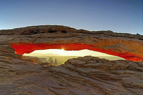 Mesa Arch in the break of dawn, Canyonlands National Park, Utah, USA