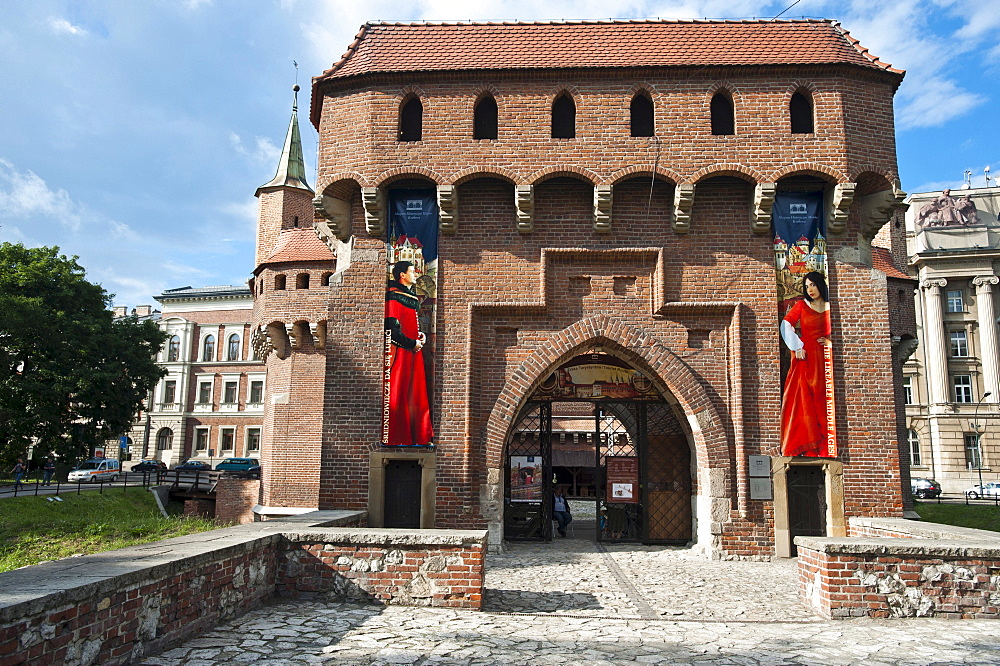 Krakow barbican city gate, UNESCO World Heritage Site, Krakow, Malopolska, Poland, Europe, PublicGround