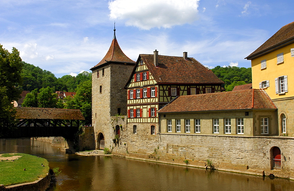 Sulferturm tower and Haalamt building on the Kocher river, Schwaebisch Hall, Baden-Wuerttemberg, Germany, Europe