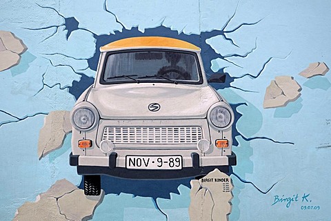 Test the Rest, Trabant breaking through the Berlin wall, mural by Birgit Kinder, Berlin Wall, East Side Gallery, Berlin, Germany, Europe