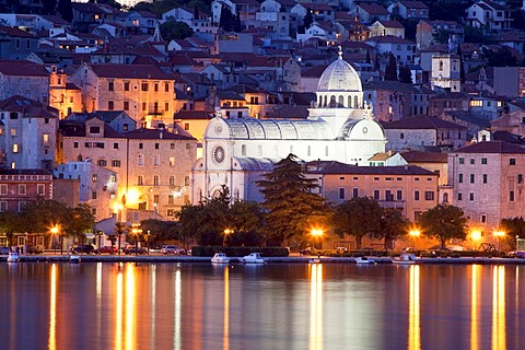 Night view, Cathedral of St. James, UNESCO World Heritage Site, Sibenik, Dalmatia, Croatia, Europe