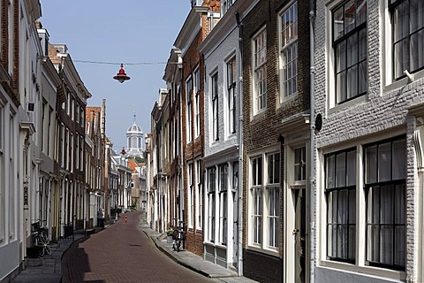 Typical alleyway, historic town centre, Middelburg, Walcheren, Zeeland, Netherlands, Europe