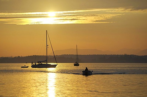 Boats at anchor, Sidney Spit, Gulf Islands National Park Reserve of Canada, Sidney Island, British Columbia, Canada