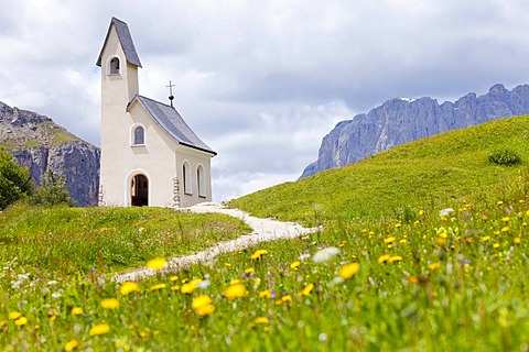 Chapel on the Gardena Pass, Dolomites, province of Bolzano-Bozen, Italy, Europe