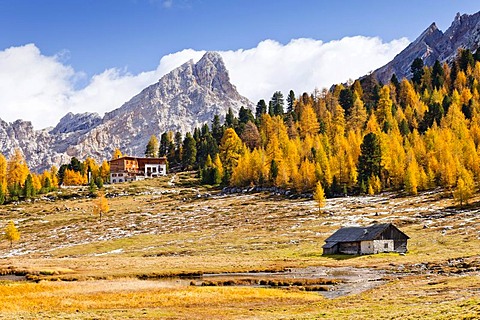 Faneshuette alpine cabin, Fanes-Sennes-Prags Nature Park, Hochpustertal valley above Pederue, Dolomites, South Tyrol, Italy, Europe