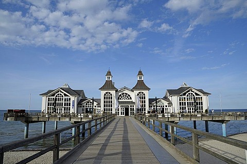 Pier of the Baltic sea spa town of Sellin, Ruegen, Rugia, Mecklenburg-Western Pomerania, Germany, Europe