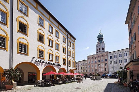 Nepomuk-Fountain, Bergmeister Haus, Heilig-Geist-Strasse street, Max-Josefs-Platz square, Rosenheim, Upper Bavaria, Bavaria, Germany, Europe, PublicGround