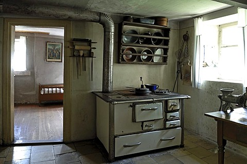 Kitchen, 1911, with view into the bedroom, farmhouse from Herrnbechtheim, Franconian open-air museum, Eisweiherweg 1, Bad Windsheim, Middle Franconia, Bavaria, Germany, Europe