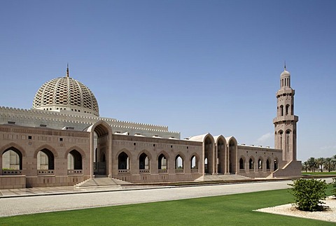 Minaret, dome, lawn, Sultan Qaboos Grand Mosque, Muscat capital, Sultanate of Oman, gulf states, Arabic Peninsula, Middle East, Asia