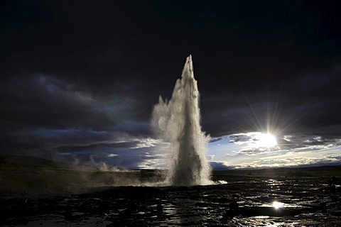 Strokkur geyser, Geysir, Haukadalur valleys, Iceland, Europe